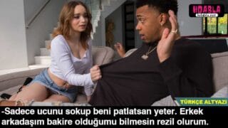 Uyurken anneme dayanmaktan vazgeçtim ve onu örtülerle örttüm.